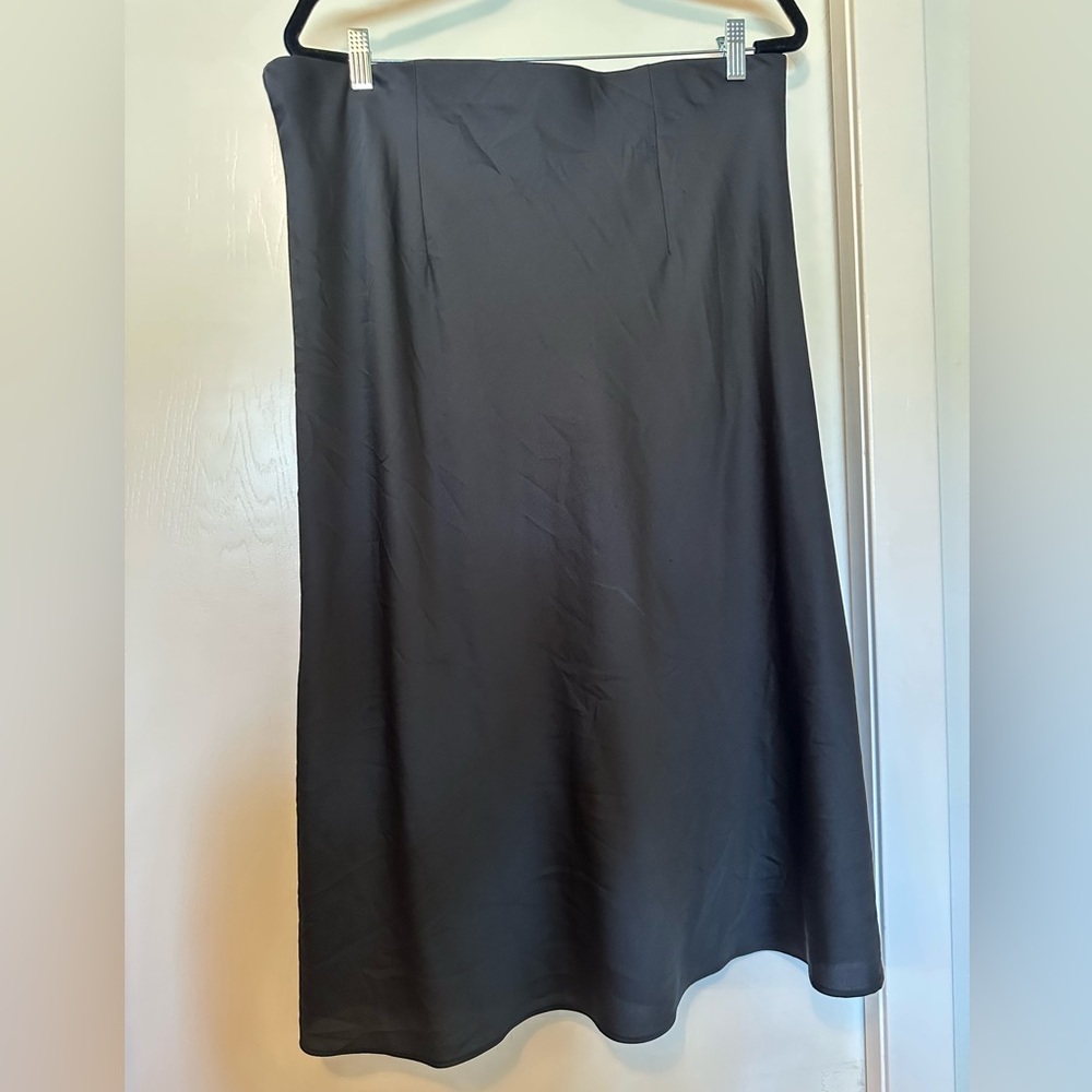 LOFT Black satin Midi Skirt - Picture 7 of 7